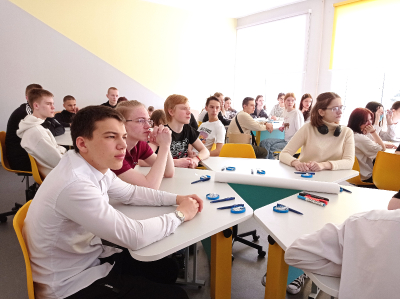 Профориентационный десант Совета молодежи «Маяка» в школе № 30_2